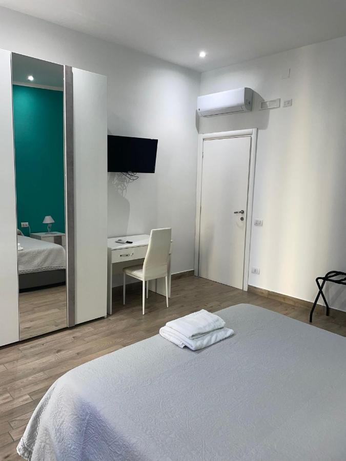 Dormire A Napoli Centro Holiday House Casa Vacanza Exteriör bild