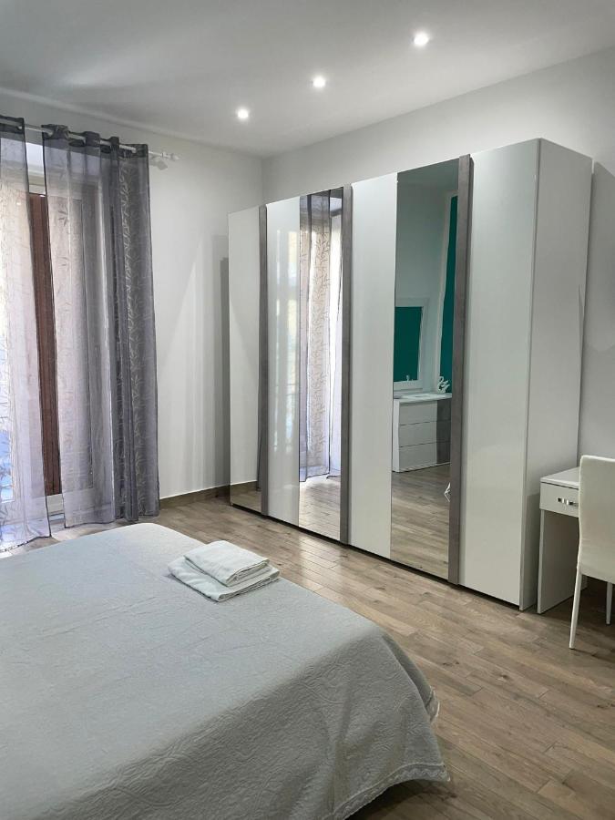 Dormire A Napoli Centro Holiday House Casa Vacanza Exteriör bild