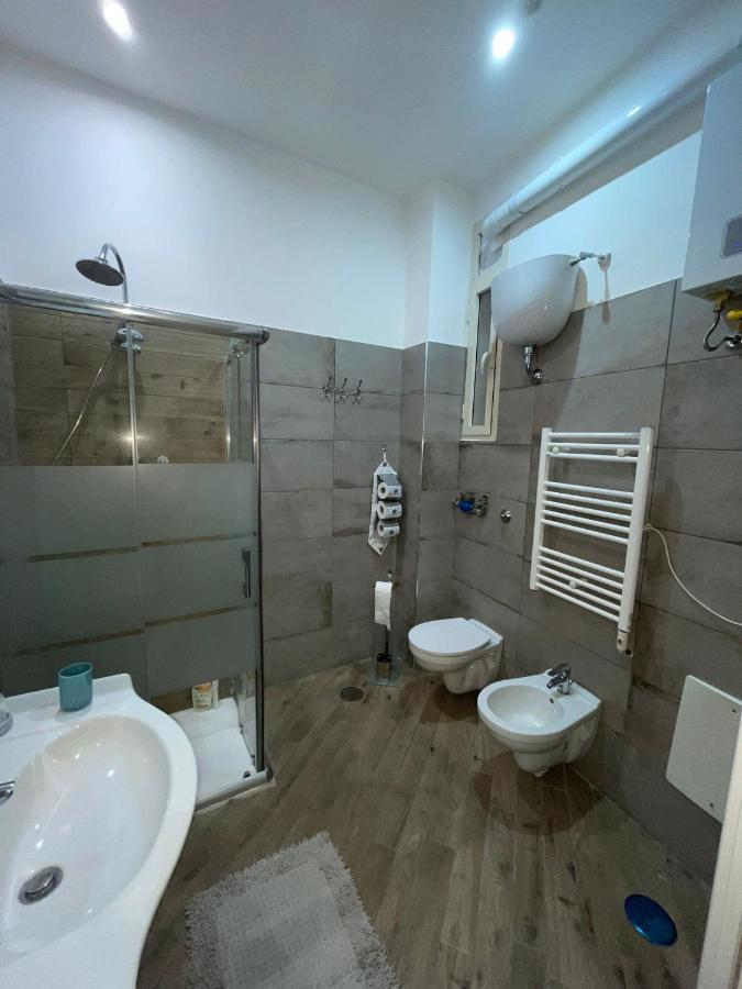 Dormire A Napoli Centro Holiday House Casa Vacanza Exteriör bild