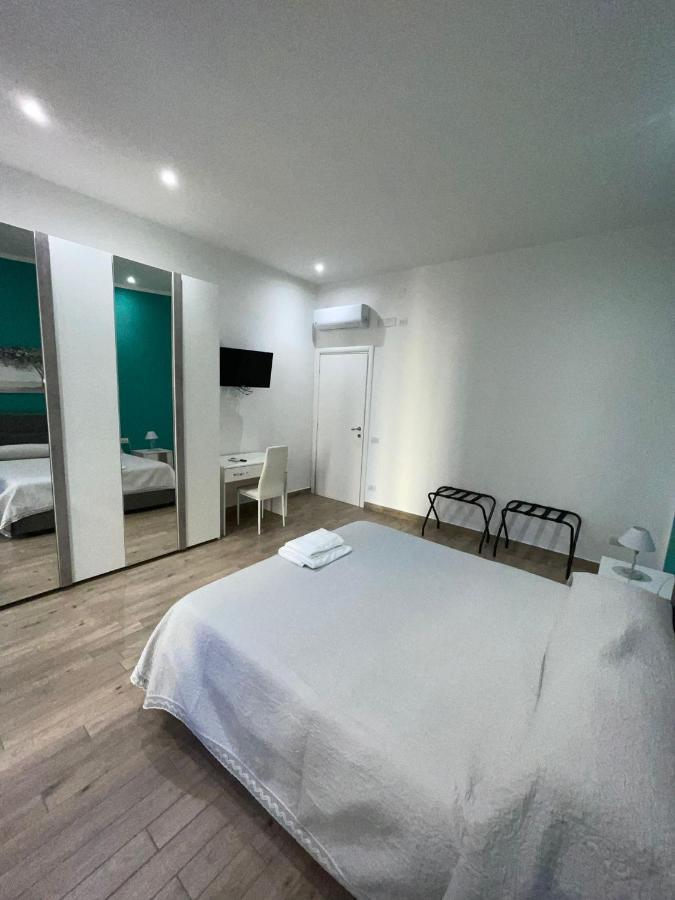 Dormire A Napoli Centro Holiday House Casa Vacanza Exteriör bild