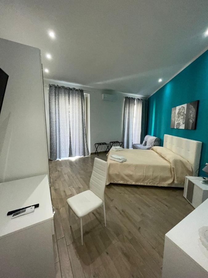 Dormire A Napoli Centro Holiday House Casa Vacanza Exteriör bild