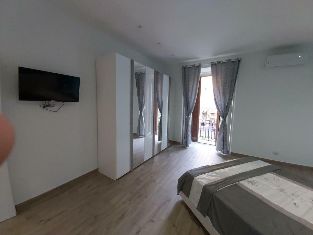 Dormire A Napoli Centro Holiday House Casa Vacanza Exteriör bild