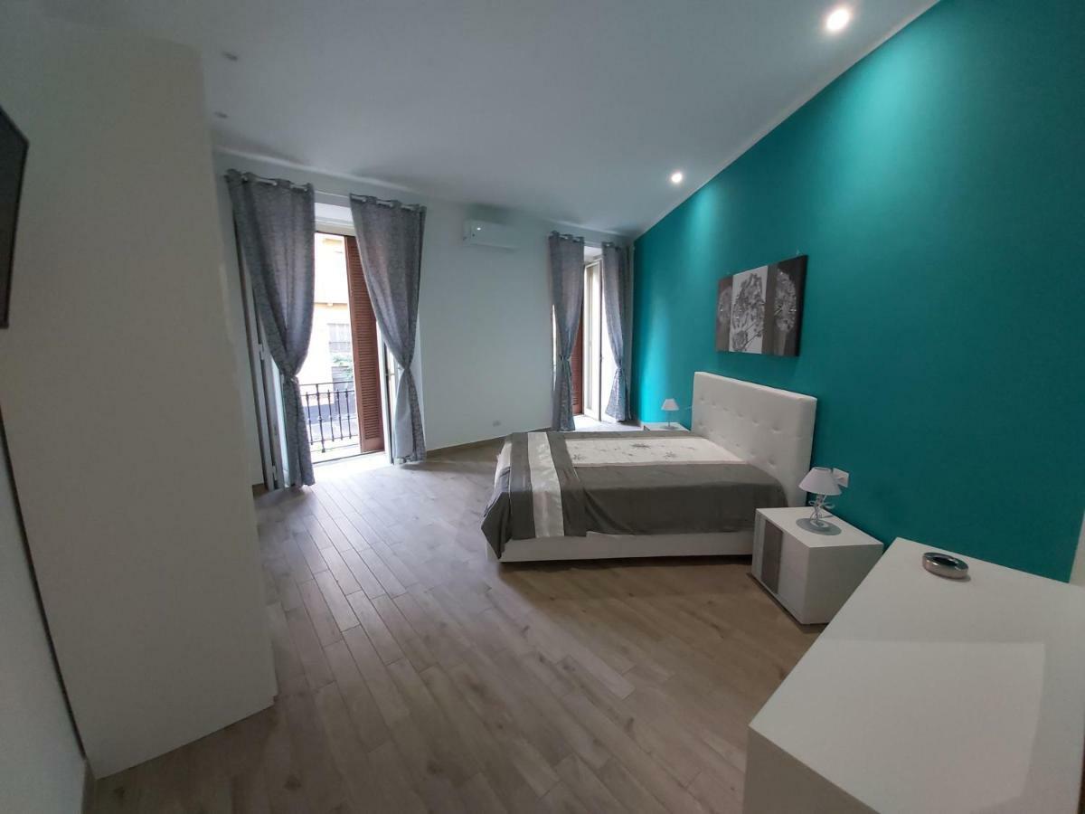 Dormire A Napoli Centro Holiday House Casa Vacanza Exteriör bild
